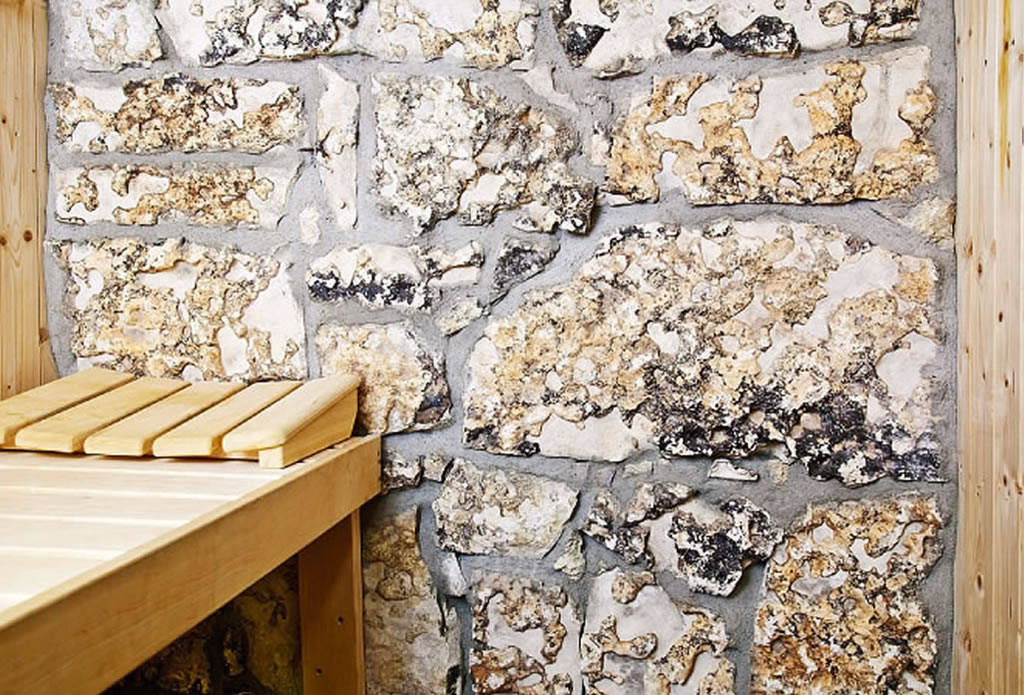 Wandgestaltung Naturstein für die Sauna - mediterrane Innenarchitektur - Galeriebild