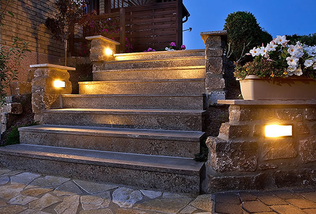 Natursteintreppe mit Licht - Naturstein für Garten Terrasse und Haus - Galeriebild