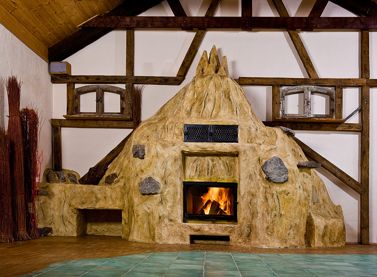 Feuer und Flamme - Eine edle Kaminverkleidung aus Naturstein